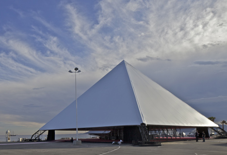 Dezeen_Seven-screen-pavilion-by-OMA-for-Kanye-West-11